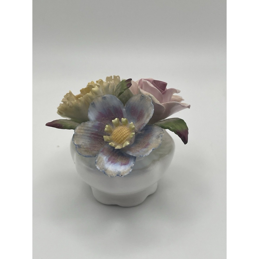 Towle Fine Bone China Flower Bouquet in Pot Figurine